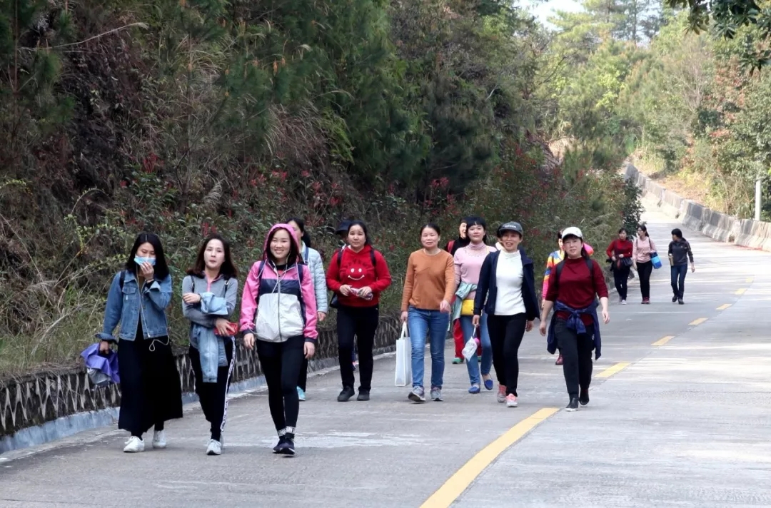 918²©ÌìÌÃ(ÖйúÇø)¼¯ÍÅ